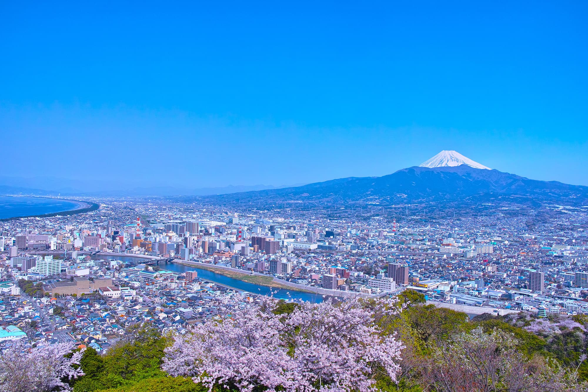 Arch　一般社団法人エリアアプレイザル丸の内。まちづくりによる価値を評価するまちづくりと働くことを知る機会を次世代に提供いたします。